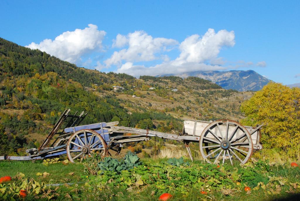 La Ferme De Beaute Bed and Breakfast Chateauroux-les-Alpes Exteriör bild