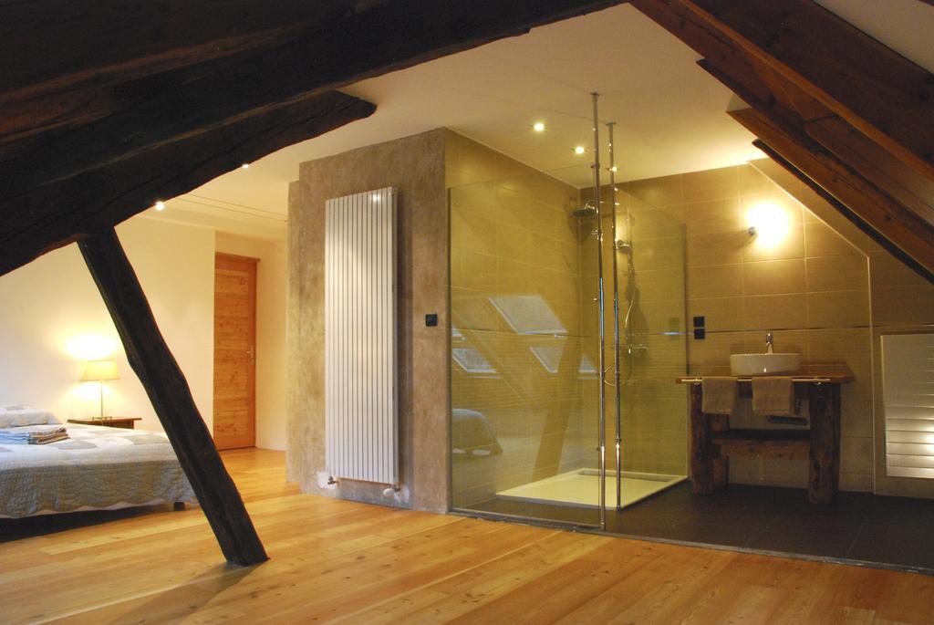 La Ferme De Beaute Bed and Breakfast Chateauroux-les-Alpes Rum bild